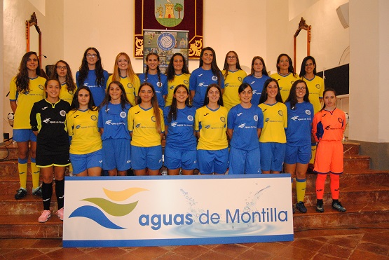 Deportistas del club femenino Paquillo Moreno de Montilla.