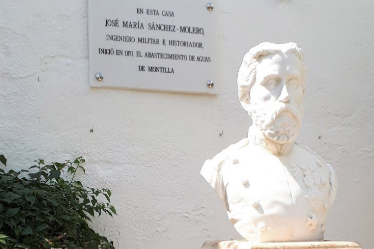 Busto de José María Sánchez Molero